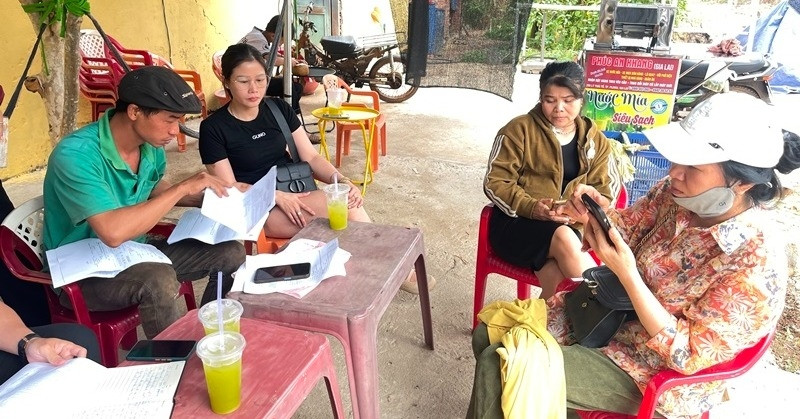 Dân trúng đất đấu giá "dài cổ" chờ sổ đỏ, các ban ngành lý giải bất ngờ?