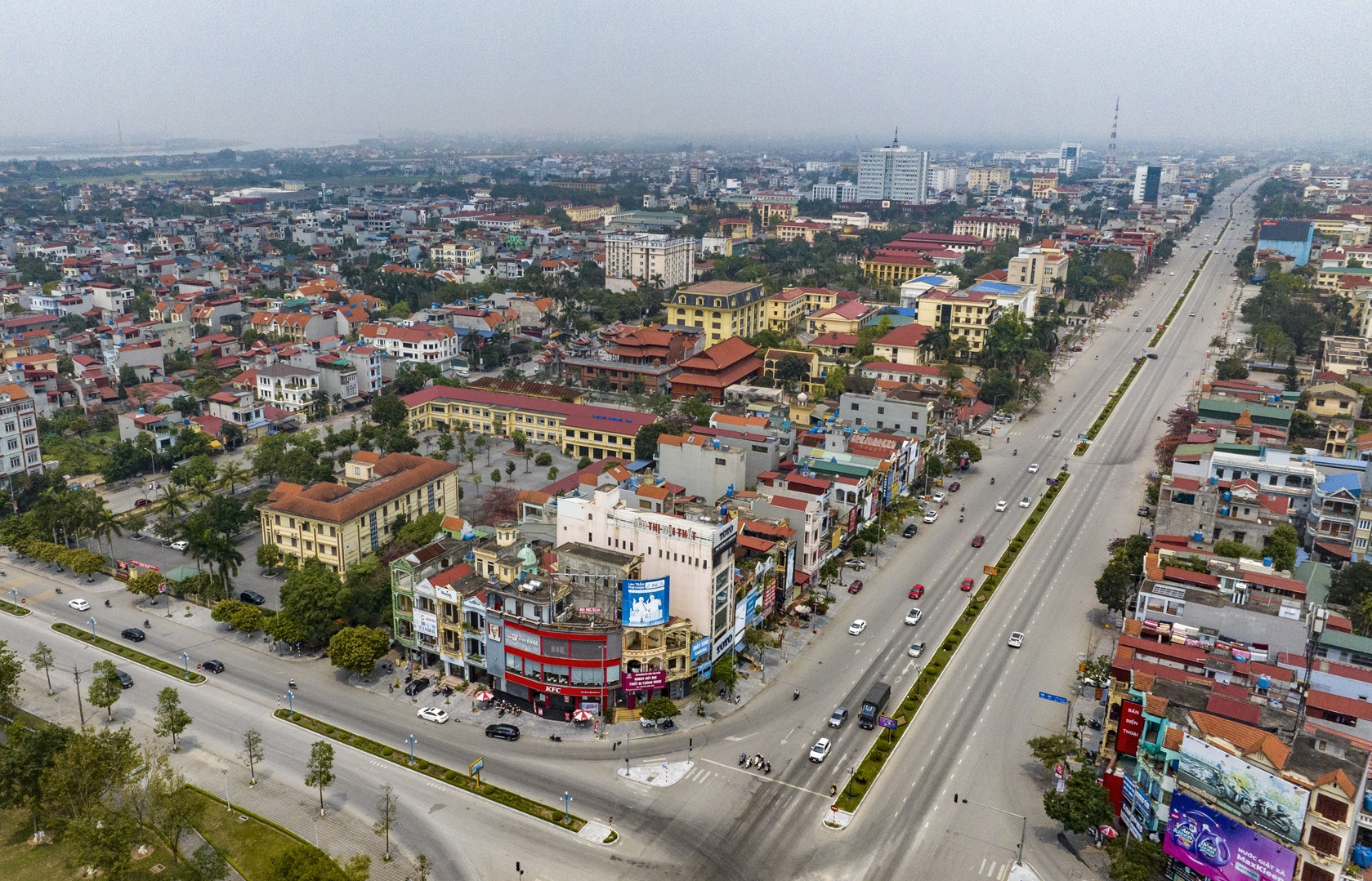 Đề xuất bảo lưu tiền lương 6 tháng, bố trí nhà ở công vụ cho cán bộ sau sáp nhập