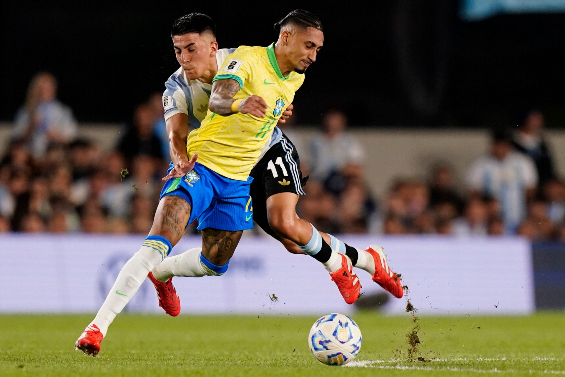 La Nacion. Raphinha Brazil Argentina.jpg