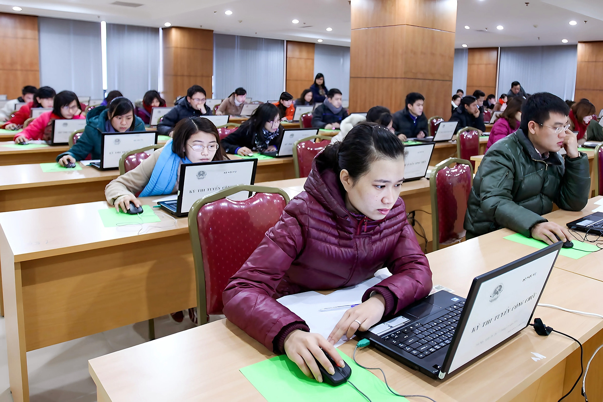 Nên mở đợt sát hạch công tâm để chọn công chức xã khi bỏ cấp huyện