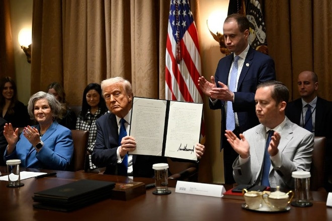 Ông Trump ký sắc lệnh yêu cầu dân Mỹ xác minh quốc tịch khi đi bầu cử