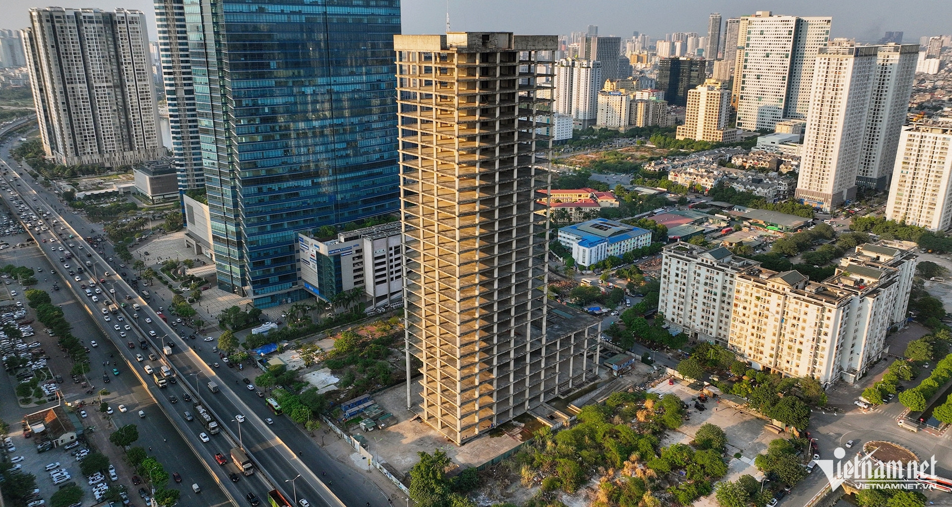 Số phận long đong của tháp nghìn tỷ "trơ xương" vào diện Ban Chỉ đạo TƯ theo dõi