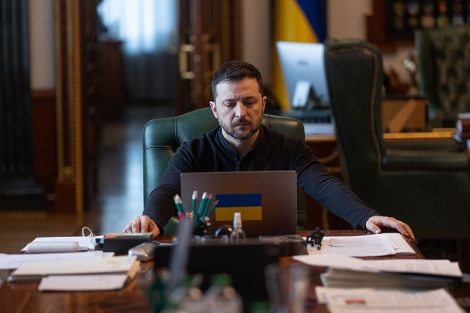 Tổng thống Ukraine muốn Mỹ cấm vận Nga, khẳng định không rút quân khỏi Kursk
