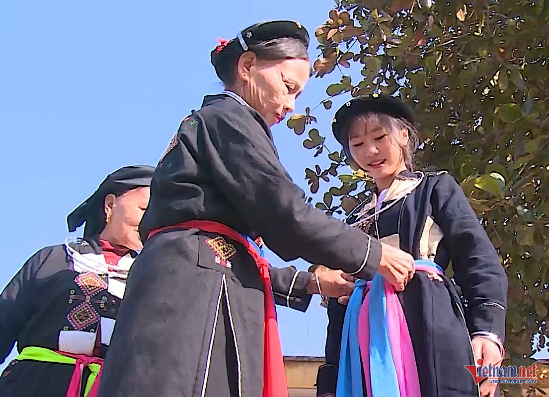 W-dan toc tinh bac giang 24.jpg