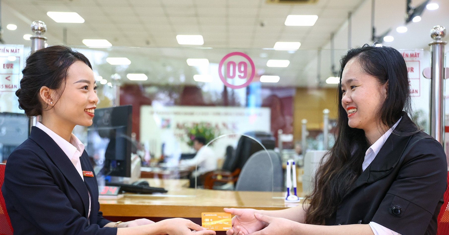 Lãi suất ngân hàng hôm nay 27/3/2025: Big4 điều chỉnh lãi suất