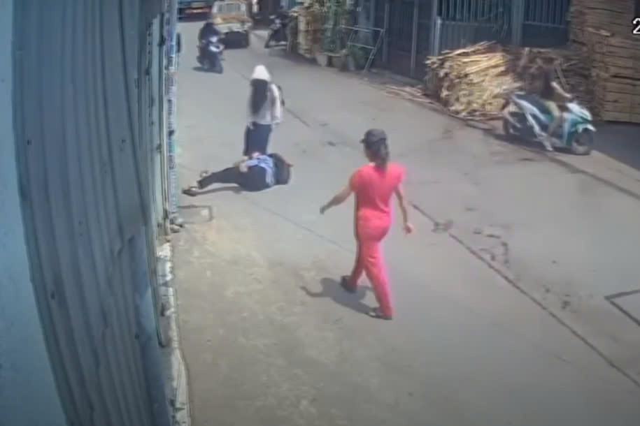 Bản tin chiều 27/3: Nam sinh bị nhóm người dùng hung khí đánh gục trên đường