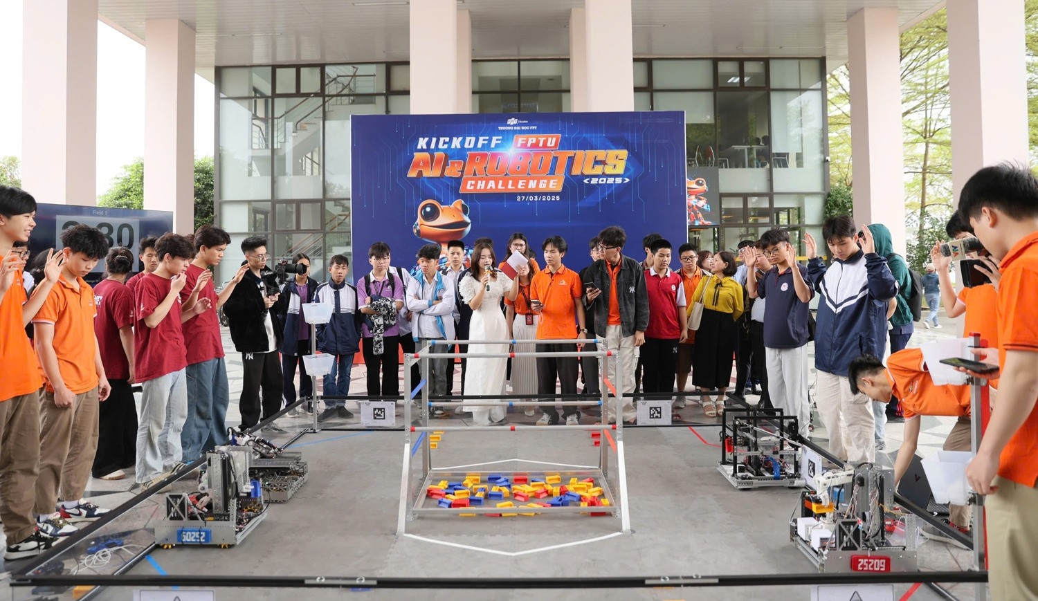Trường Đại học FPT tổ chức cuộc thi AI và Robotics cho học sinh THPT toàn quốc 2 ĐH FPT 2.jpg