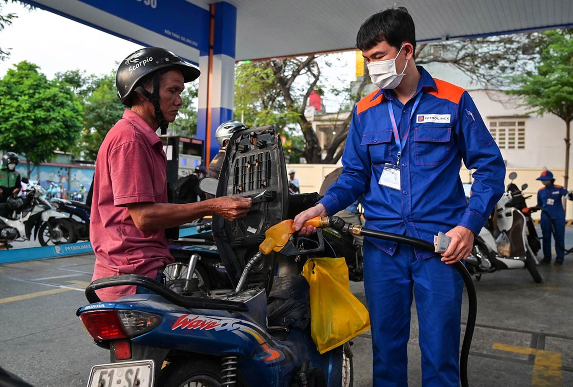 gia xang nguyen hue 1 813 520.jpg