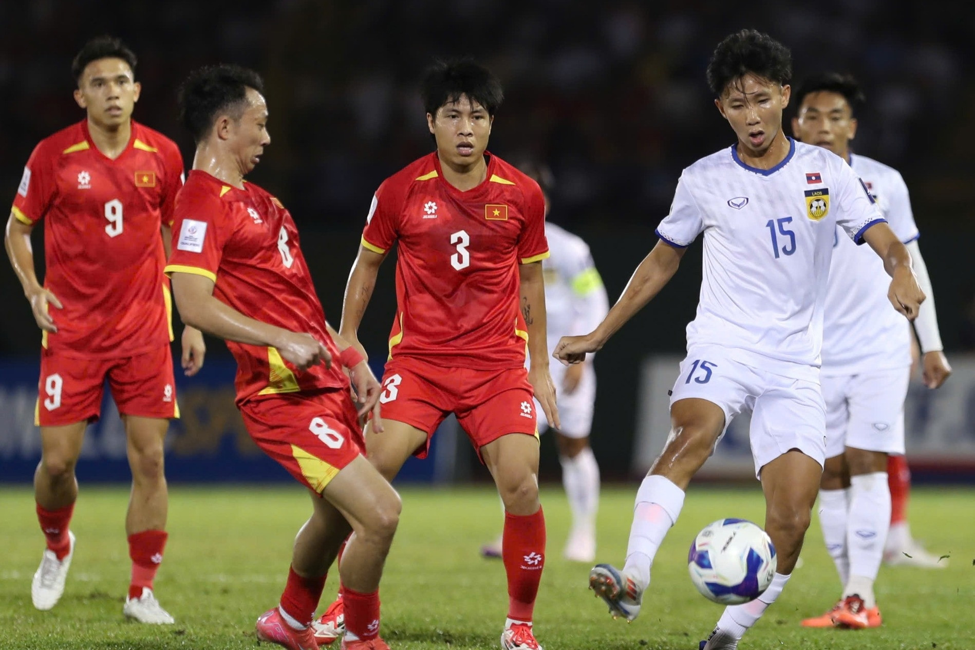 HLV Kim Sang Sik 'bội thu' sau 2 chiến thắng của tuyển Việt Nam