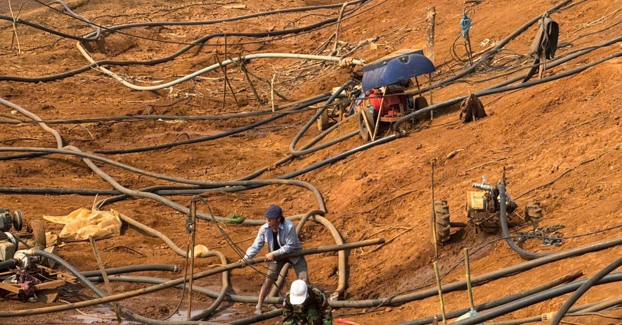 Hồ thuỷ lợi đang cải tạo, người dân Đắk Lao phải mua nước theo giờ