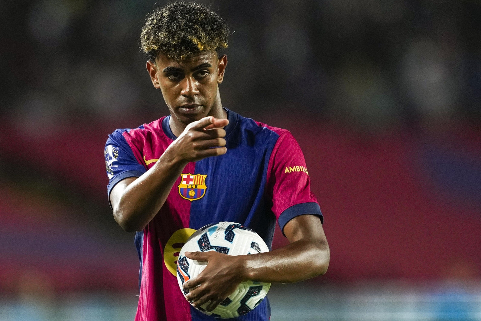 Lamine Yamal và nụ cười vượt qua lời nguyền ‘Messi mới’