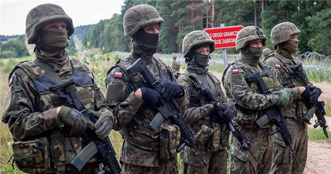 Nước NATO giáp Ukraine tiết lộ năng lực chiến đấu