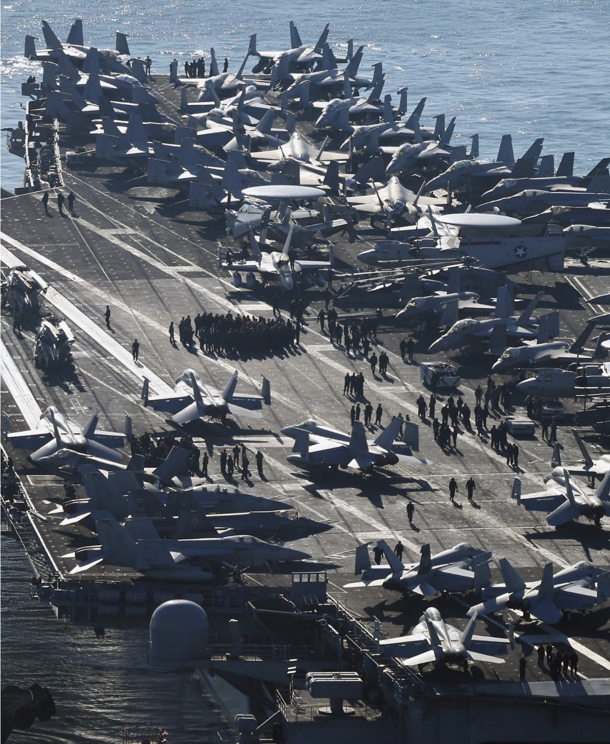 tàu sân bay USS Carl vinson của Mỹ. Ảnh: EPA