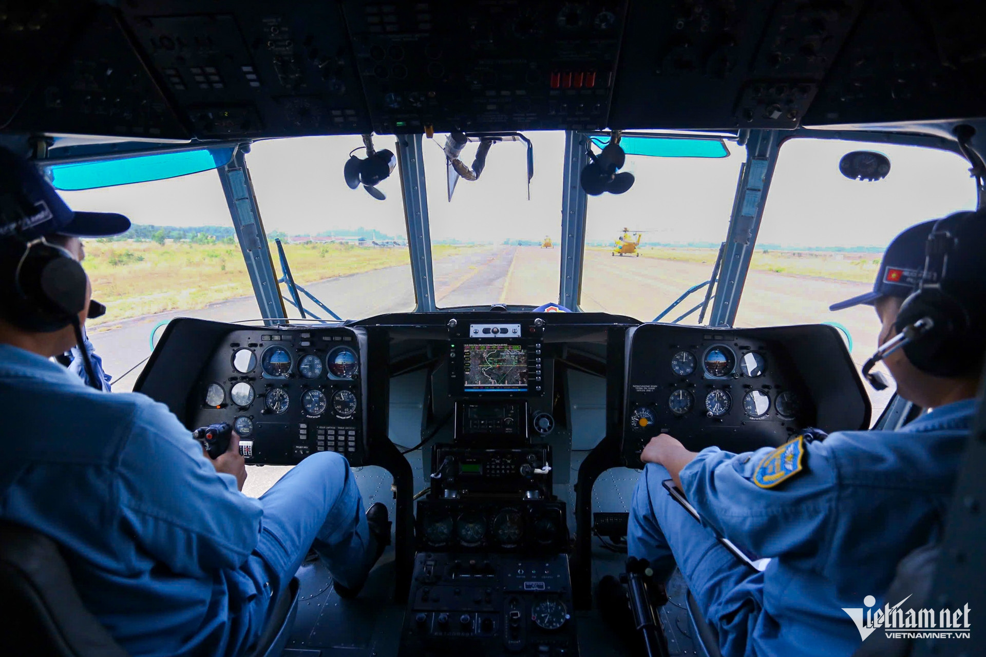 W-diễn tập A50   Nguyễn Huế 13.jpg