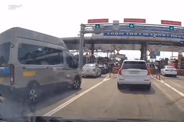 Xử phạt tài xế xe khách 'cướp làn' trên cao tốc TPHCM - Long Thành
