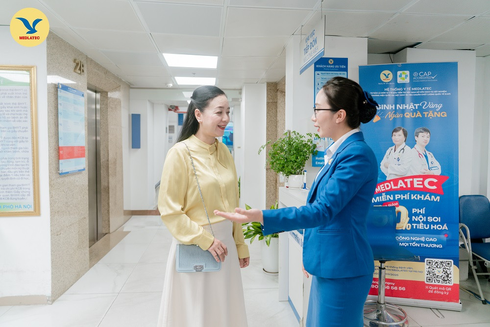 2 medlatec nghe si chieu xuan.jpg