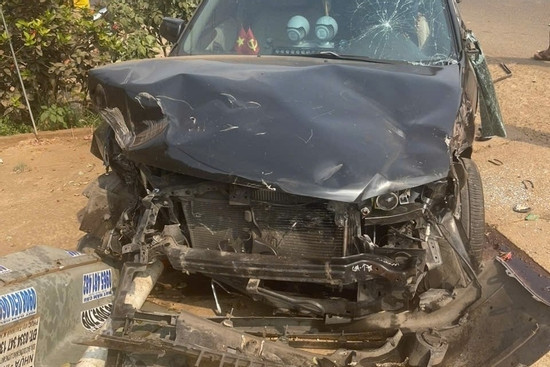 Bản tin cuối ngày 27/3: Cú tông khiến ô tô đâm gãy biển báo, 4 người thương vong