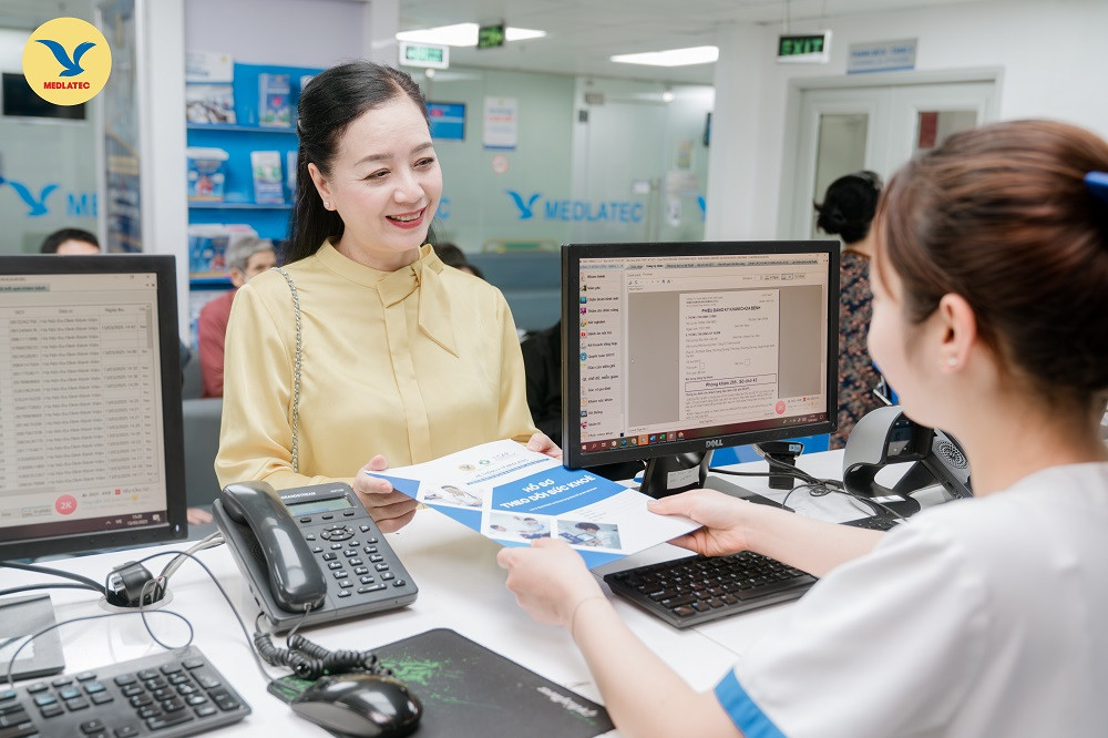 3 medlatec nghe si chieu xuan.jpg