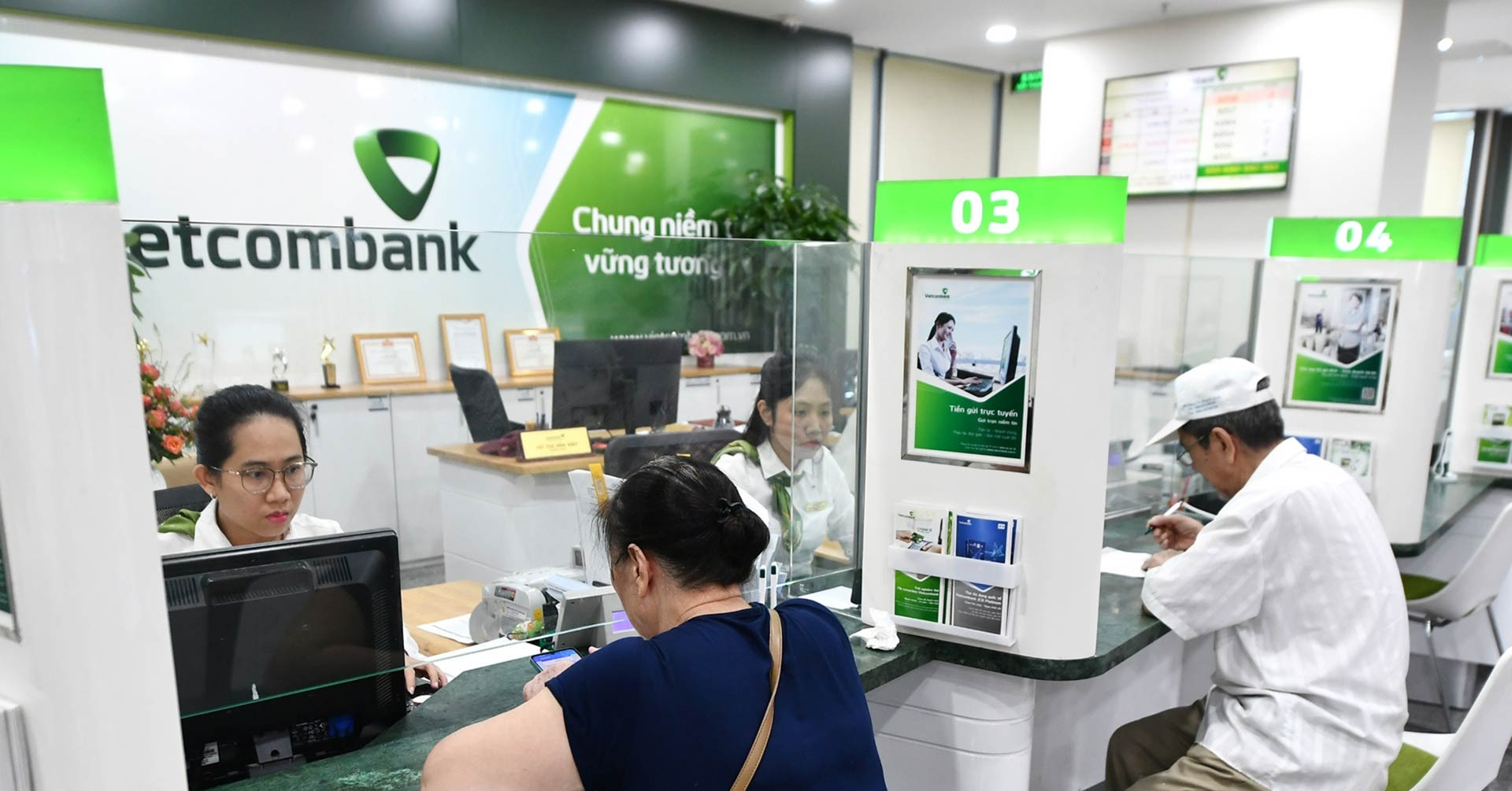 6 cách khoá thẻ khẩn cấp khi bị mất thẻ ATM Vietcombank