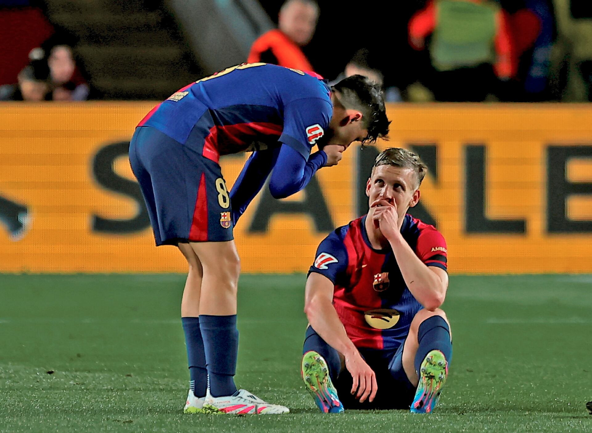 AS. Olmo Barca Osasuna.jpg