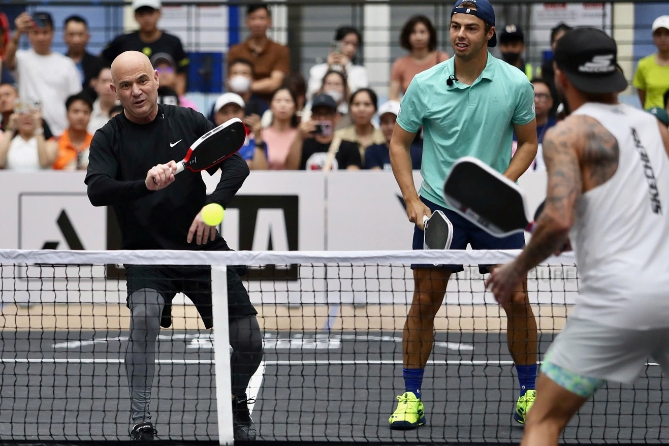 Ben Joins, Agassi khuấy động Pickleball Legends Tour 2025 tại Hà Nội