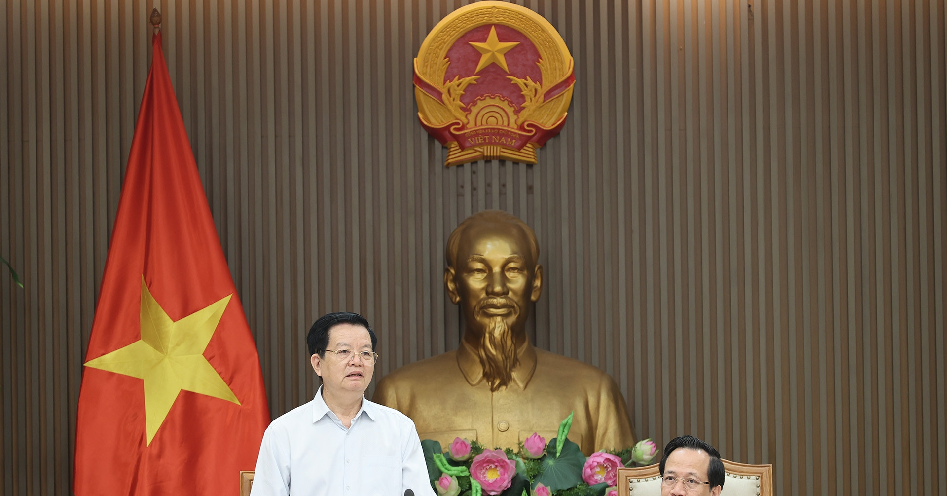 ‘Bộ Nội vụ khẩn trương phối hợp đảm bảo cán bộ chuyên trách dân tộc, tôn giáo’