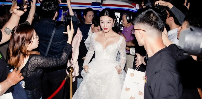 dai nghia, mc dai nghia, xe cuu thuong anh 1