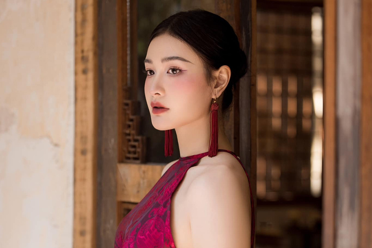 Ngắm vẻ đẹp vạn người mê của hoa khôi bóng chuyền Kim Thanh