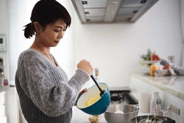 Sống chung với bố mẹ chồng nhưng ăn riêng, nàng dâu bị cả xóm nói ích kỷ