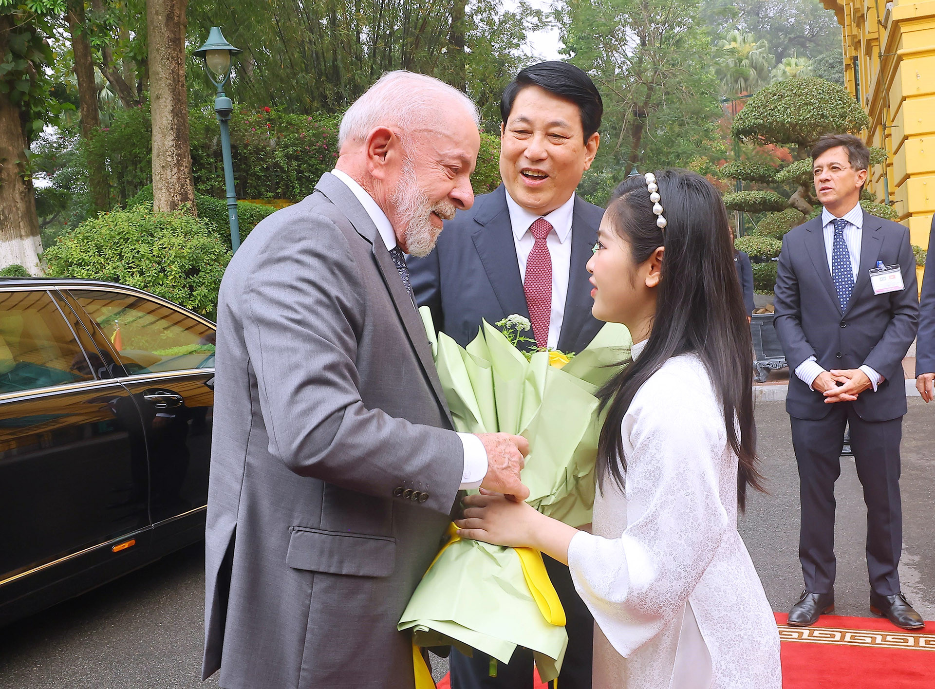 vna_potal_le_don_tong_thong_brazil_luiz_inacio_lula_da_silva_tham_cap_nha_nuoc_den_viet_nam_7938905.jpg