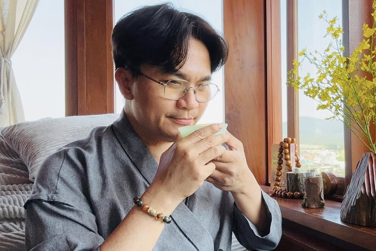 'Vụ' dùng xe cứu thương sai mục đích: MC Đại Nghĩa nhận sai, lên tiếng xin lỗi