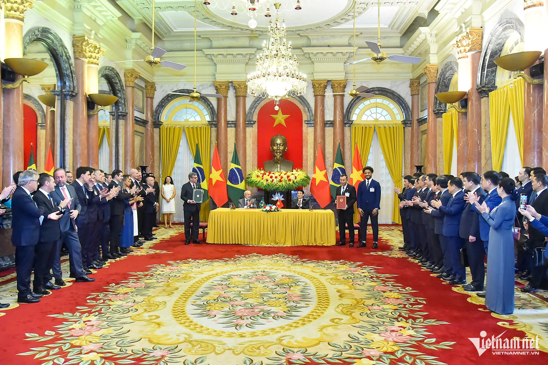 W-Ký kết, họp báo 6.jpg