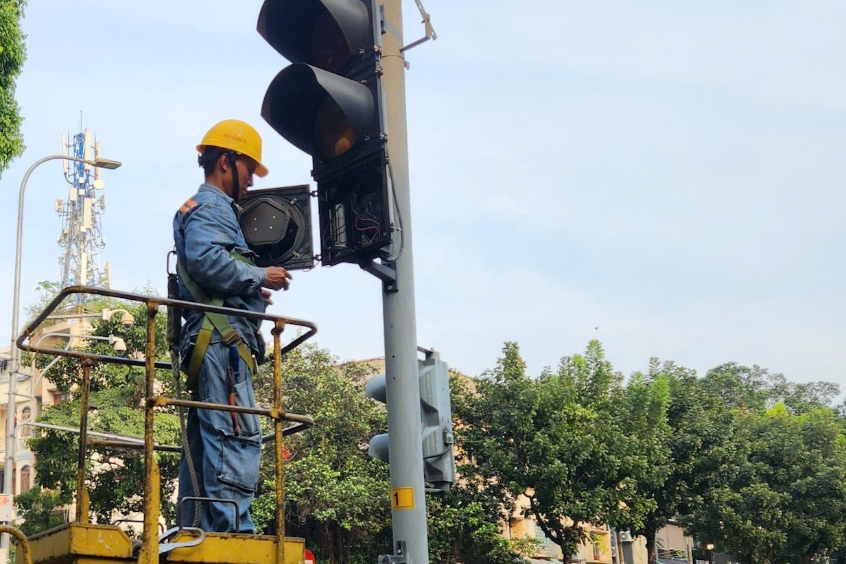 50 tỉnh, thành phố ghi nhận bất cập tại hàng trăm cụm đèn tín hiệu giao thông