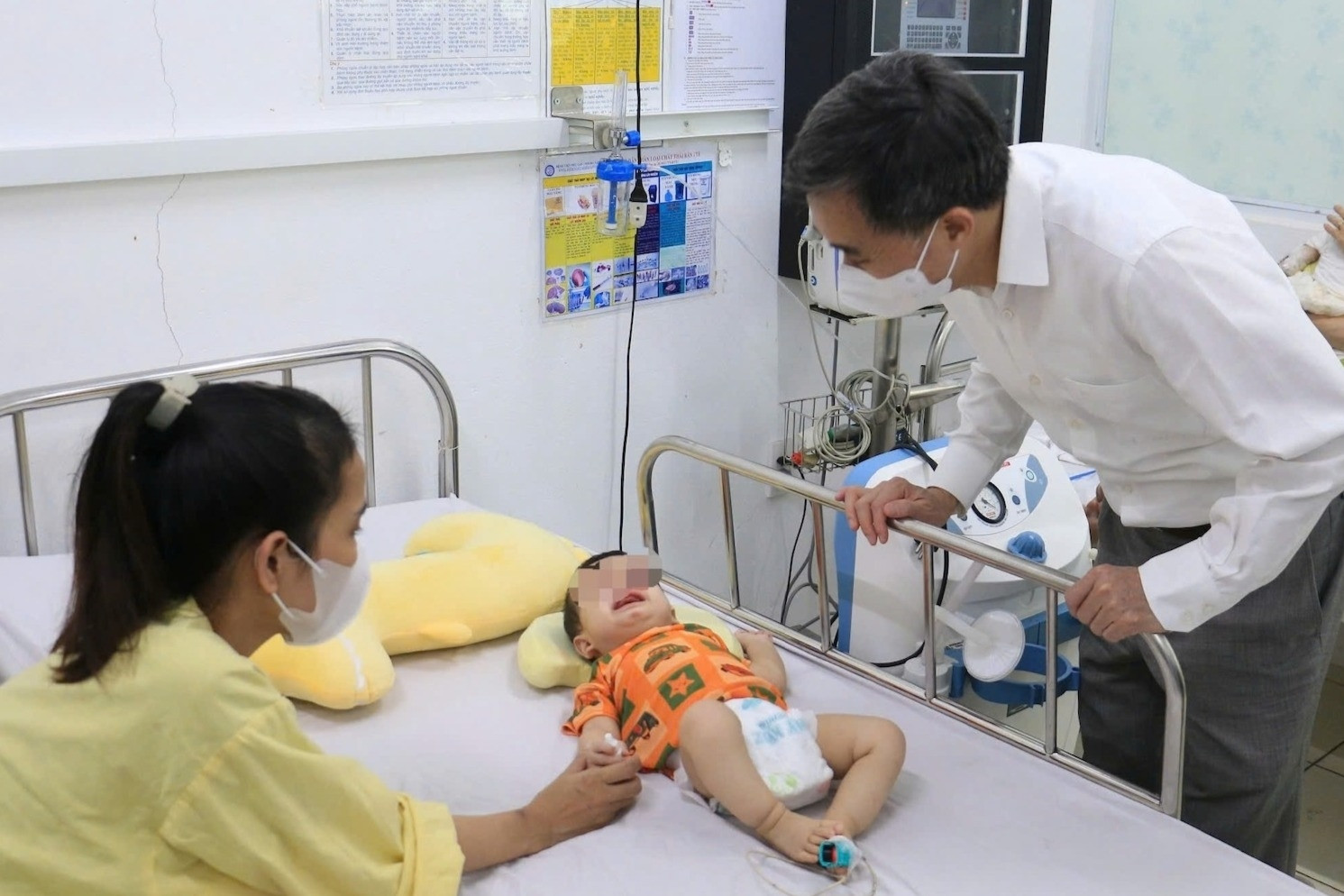 Bộ Y tế hỏa tốc yêu cầu có phương án cấp cứu, cách ly khi tăng ca sởi nặng