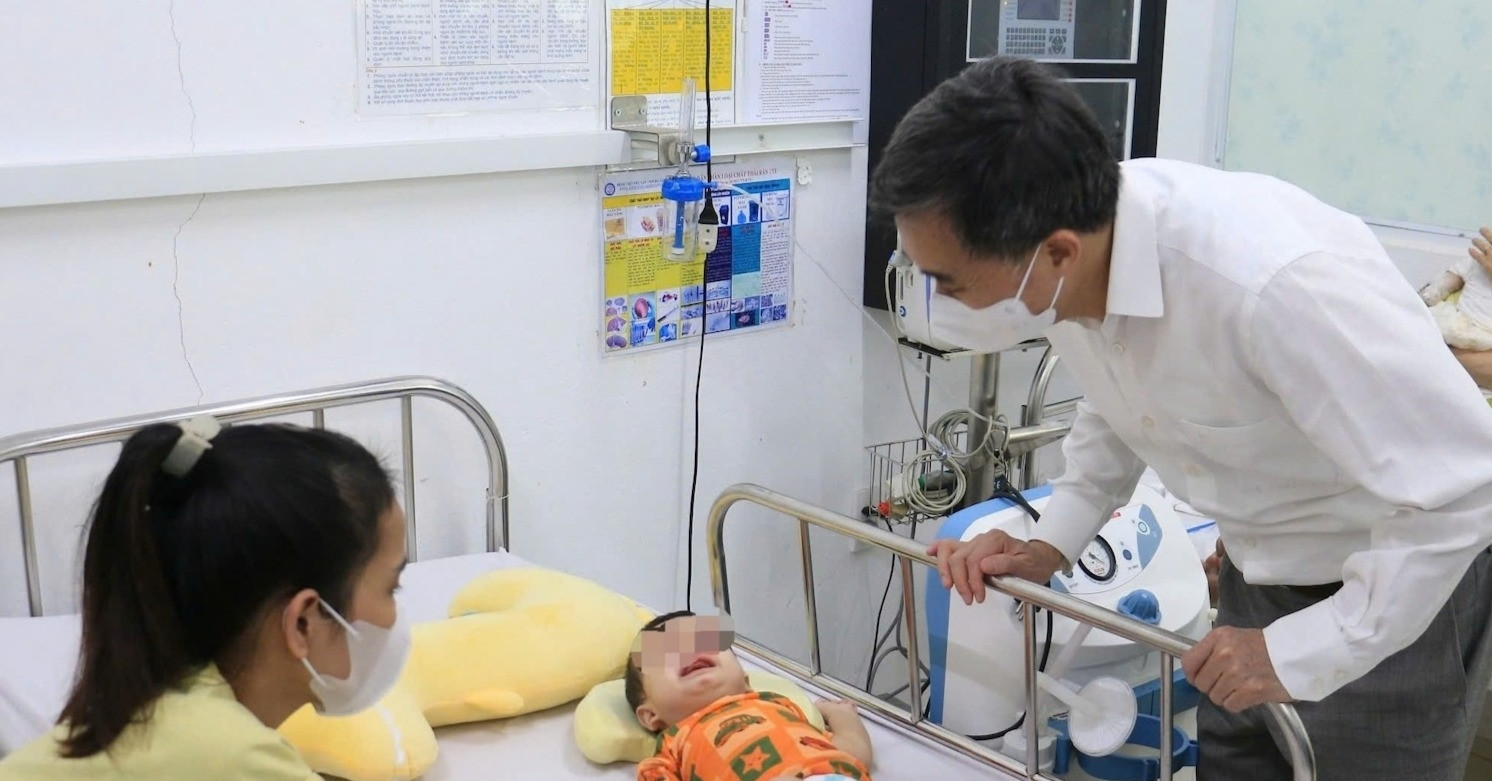 Bộ Y tế hỏa tốc yêu cầu có phương án cấp cứu, cách ly khi tăng ca sởi nặng