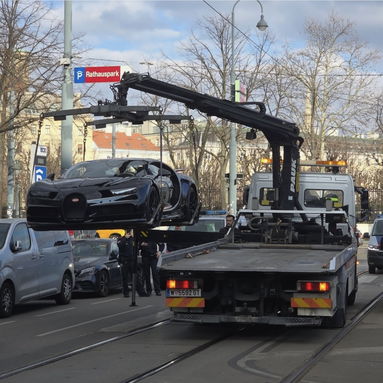 bugatti chiron 1.JPEG