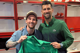 Djokovic chiến thắng với Messi cổ vũ, chờ danh hiệu 100 ở Miami Open