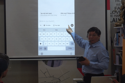 Lớp học AI đặc biệt dành cho những “học sinh” cao tuổi