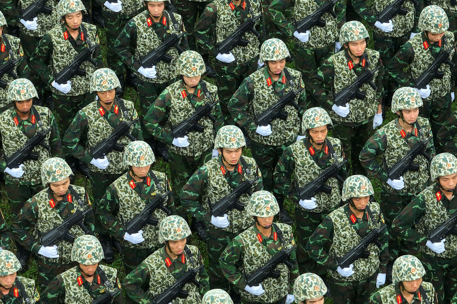 Quy định mới nâng lương trước thời hạn với sĩ quan cấp tướng, tá, úy