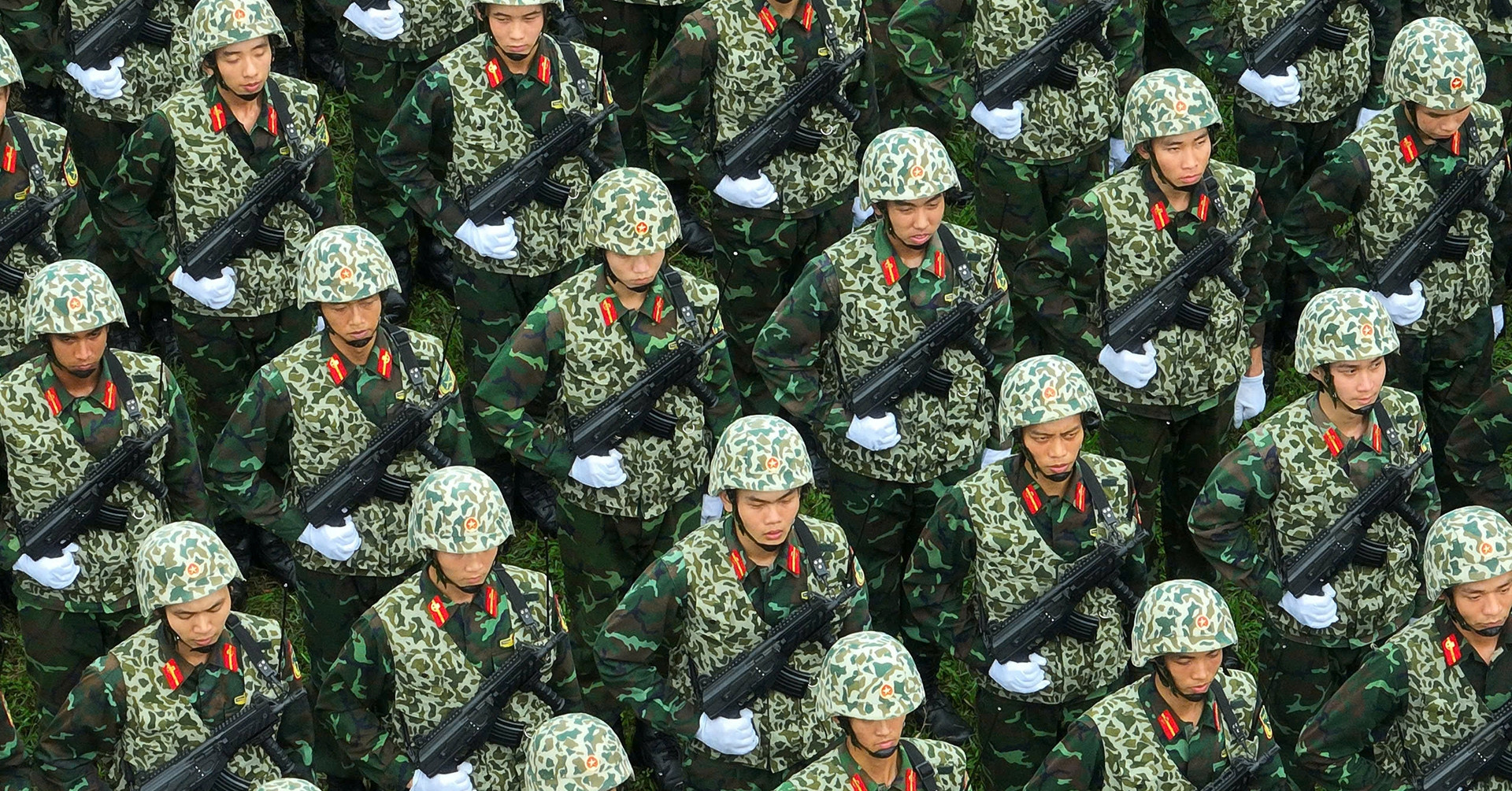 Quy định mới nâng lương trước thời hạn với sĩ quan cấp tướng, tá, úy