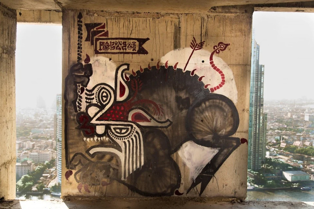 sathorn chris IMG_1873_Sathorn_Unique_Tower_Bangkok_012.jpg nggid041209 ngg0dyn 0x0x100 00f0w010c010r110f110r010t010 copy.jpg