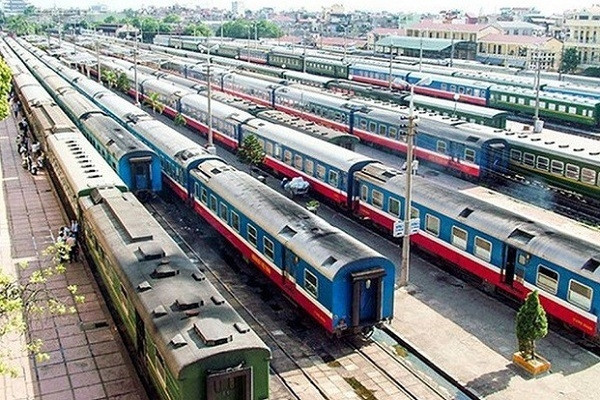 Thủ tướng: Xây dựng tập đoàn lớn ngành đường sắt, sản xuất được toa xe, đầu máy