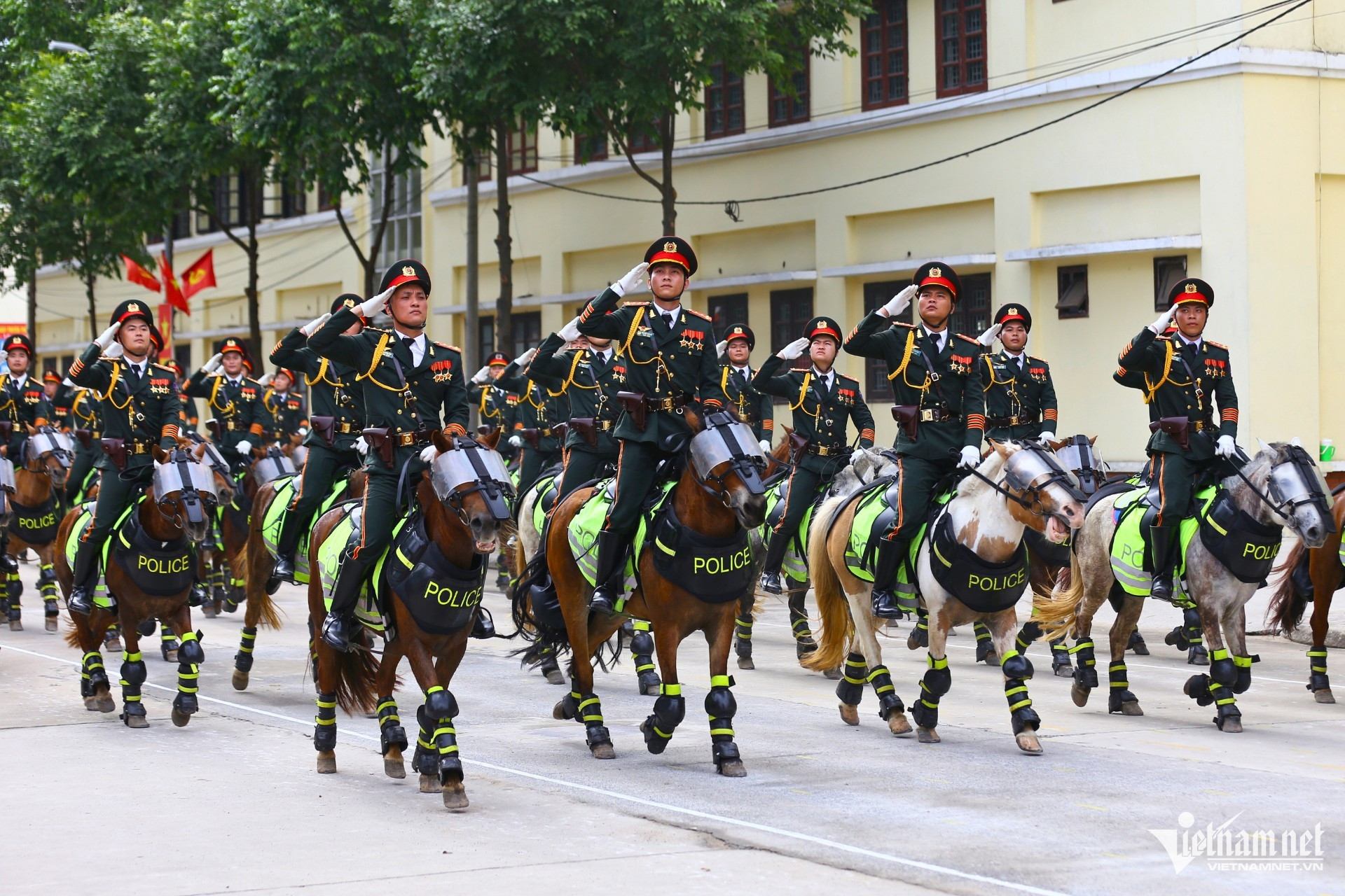 W-ky binh Hoang Anh20.jpg