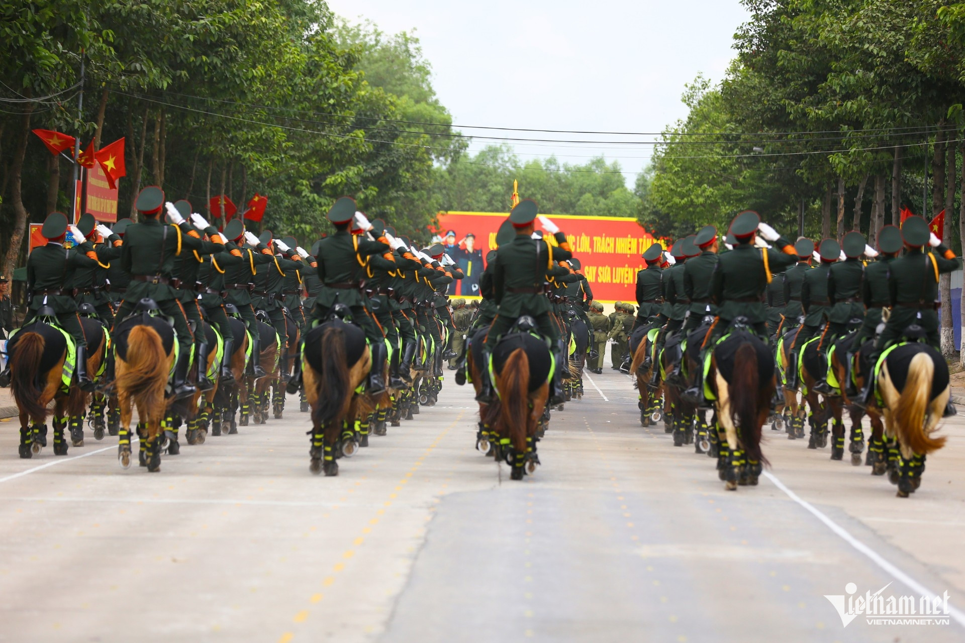 W-ky binh Hoang Anh23.jpg