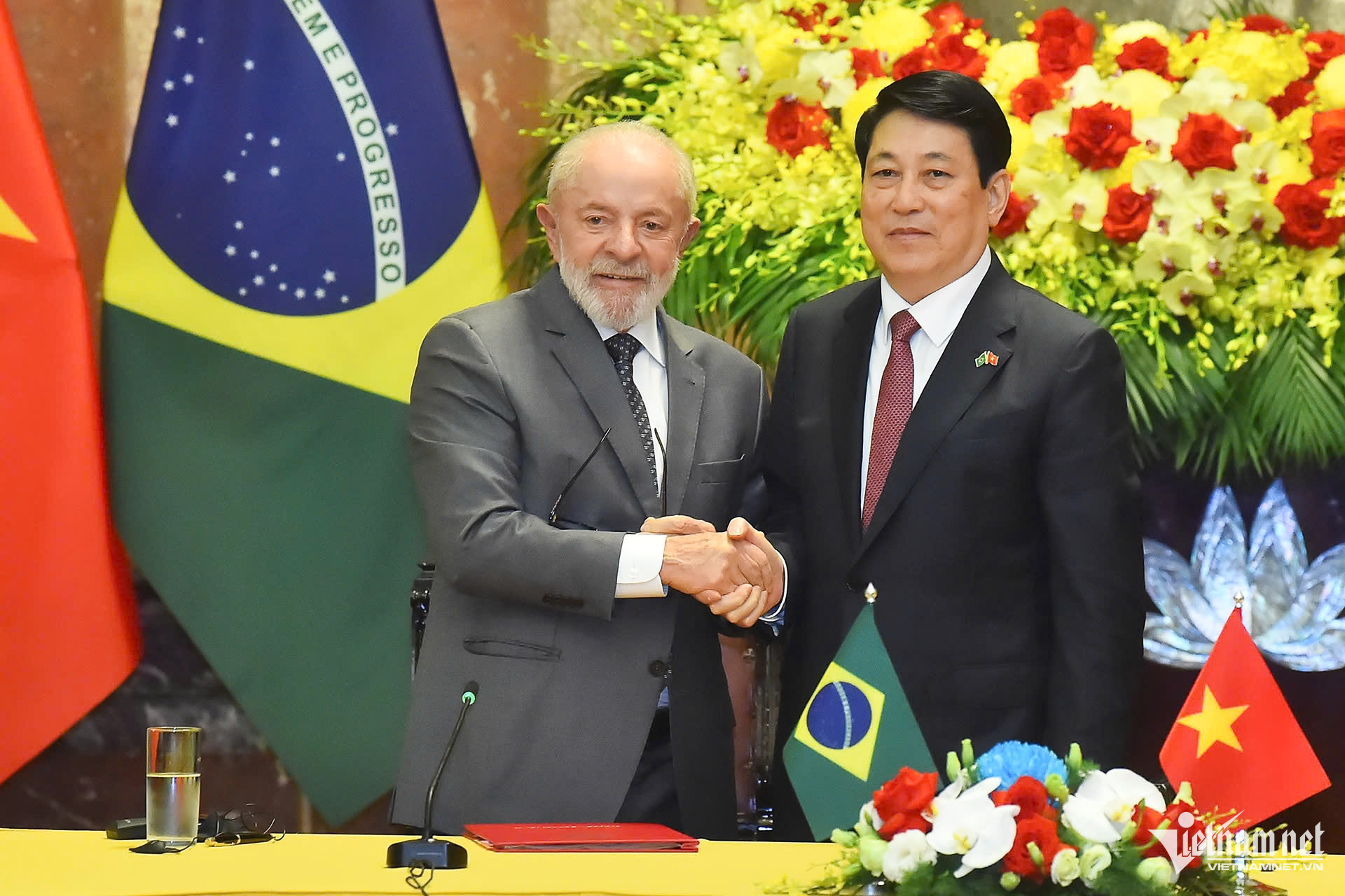 W-Ký kết, họp báo 15.jpg