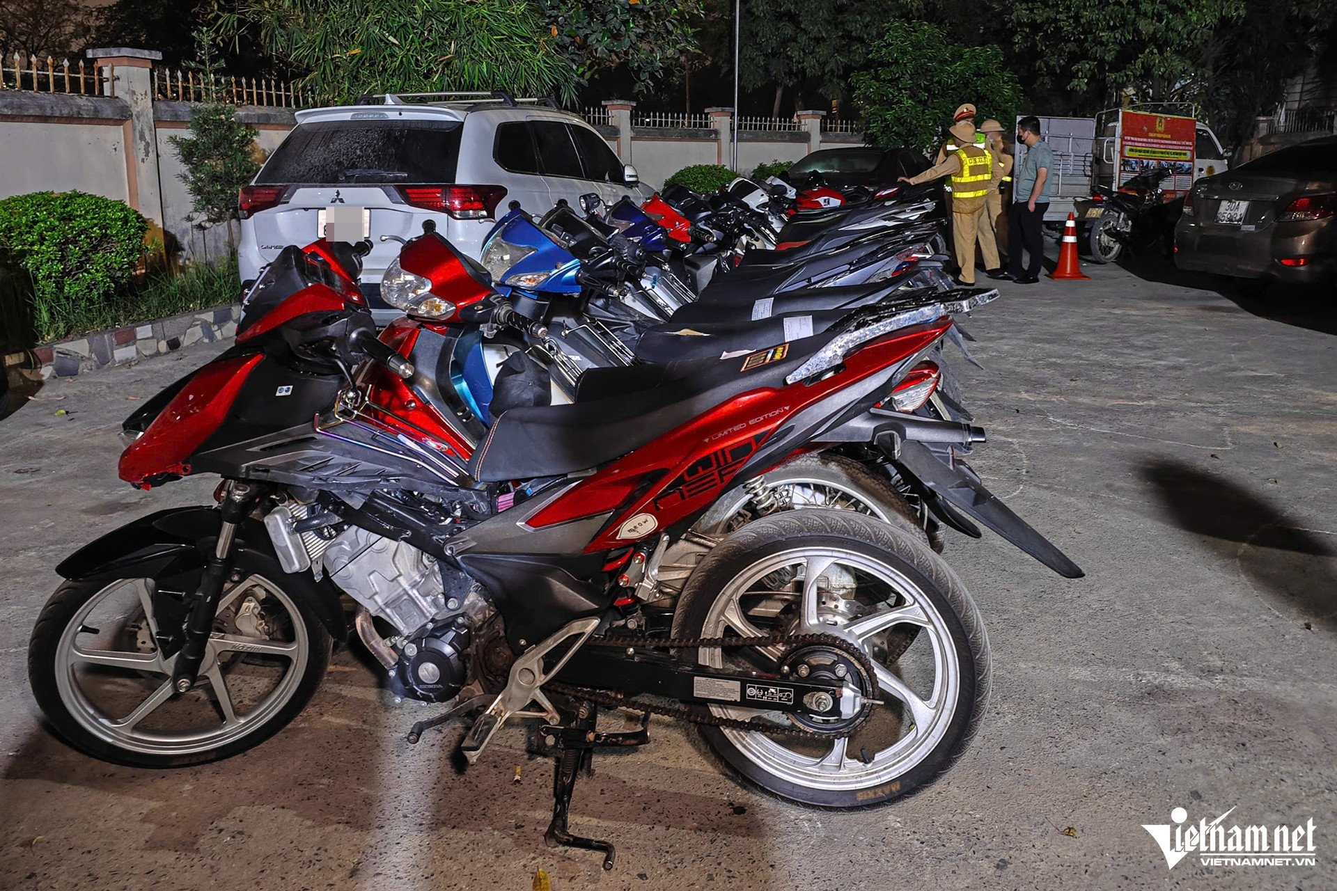 W-tuan tra ban dem 8.jpg