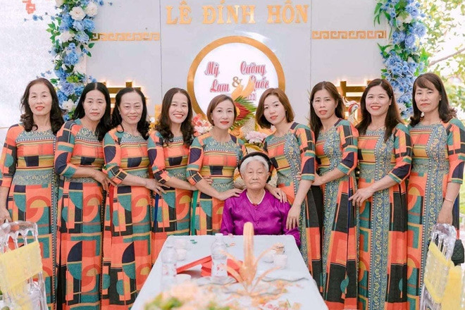 Bà mẹ ở Hà Tĩnh sinh 11 người con, dâu ‘đạt điểm tuyệt đối’, rể hiếm có khó tìm