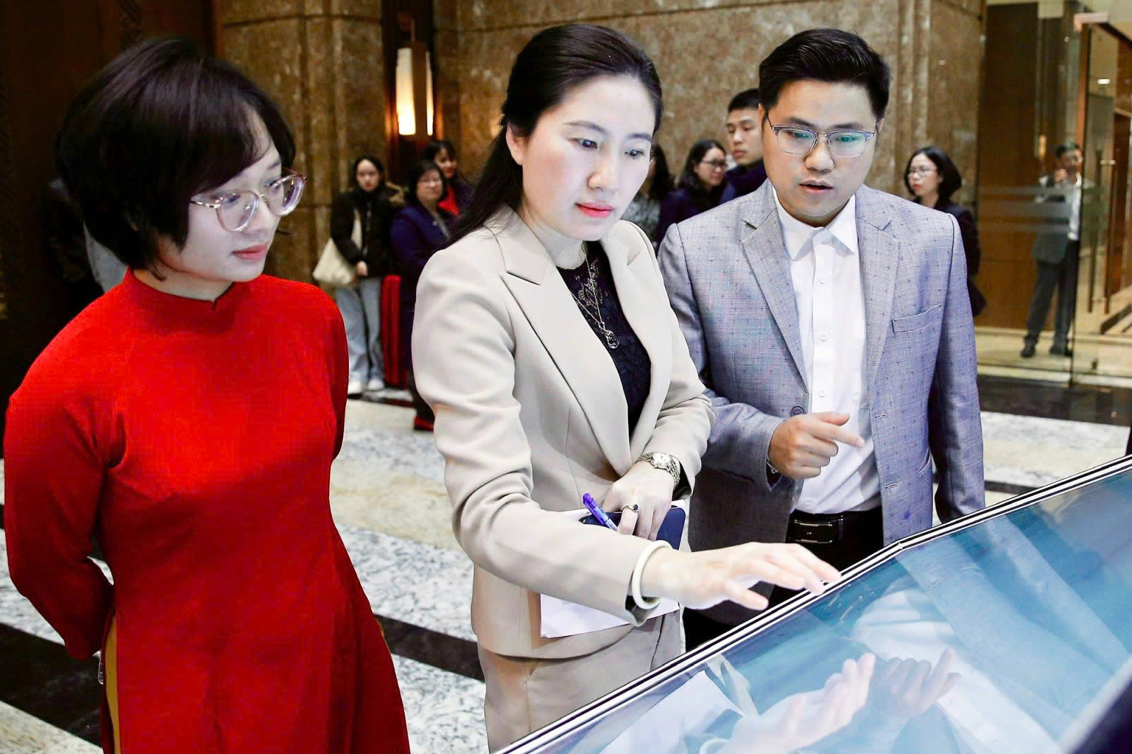 Hà Nội đưa vào sử dụng loạt phần mềm trợ lý ảo dùng chung