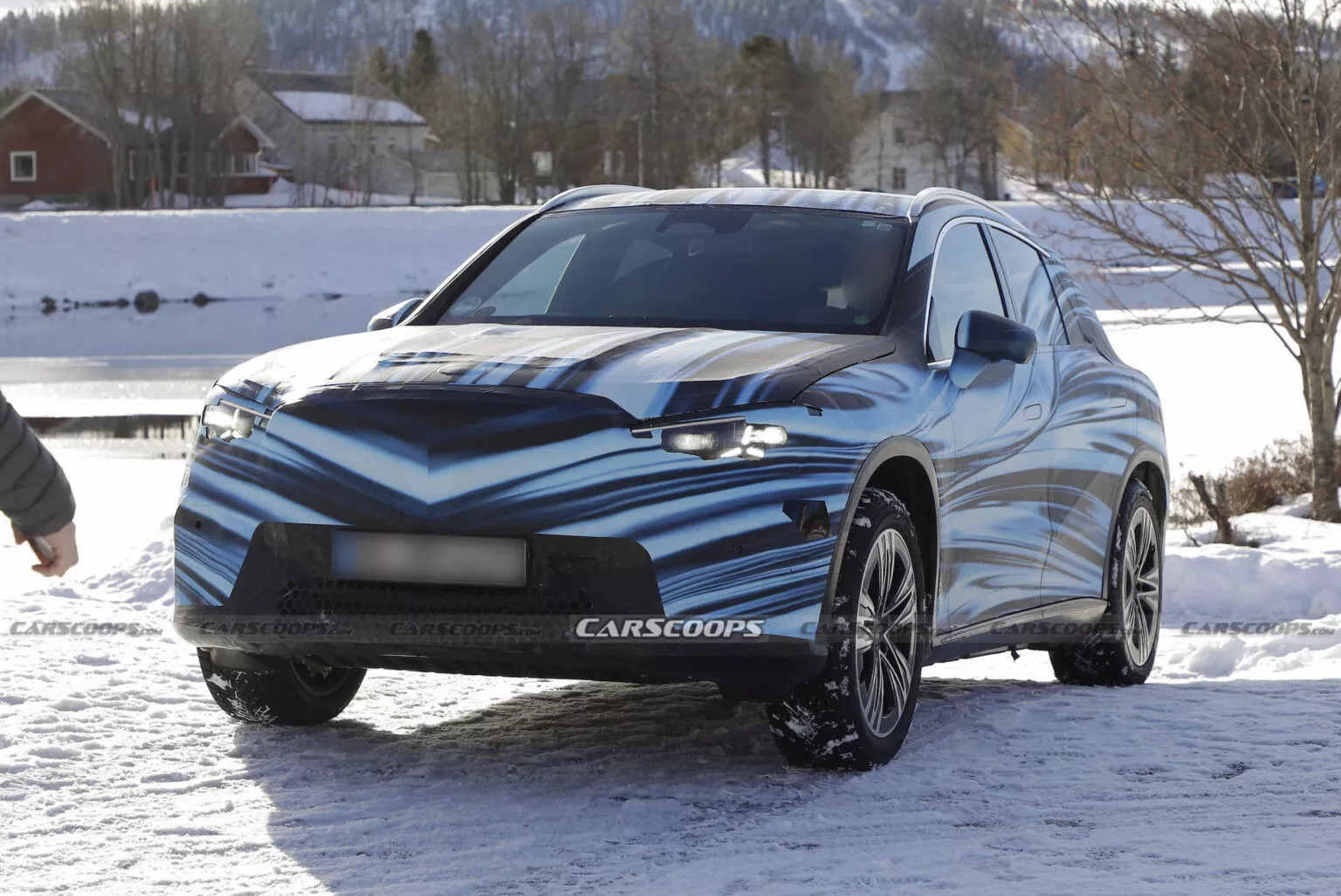 Mercedes GLC EV 3.webp