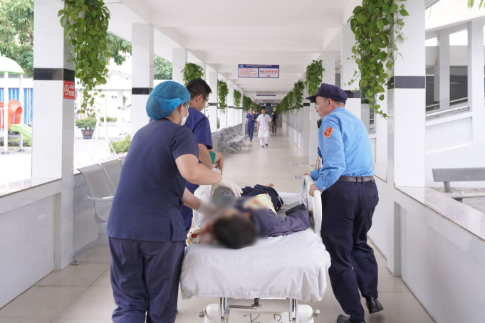 Người đàn ông liên tục phải đi viện vì vết chó cắn